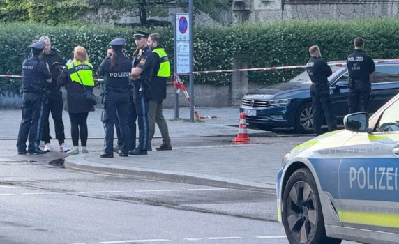 Българка наръга с нож минувачи в Мюнхен, полицията я застреля