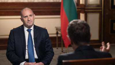 Радев във ФБ: Заявих пред CNN, че времето за референдум за въвеждането на еврото в България не е отминало