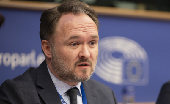 ЕК: Много страни от ЕС платиха висока цена за спирането на покупките на газ от Русия