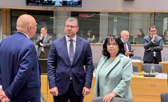 Финансовите министри на ЕС подкрепят влизането на България в еврозоната