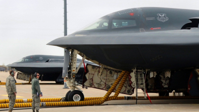 САЩ пратиха стелт бомбардировачи B-2 в Индийския океан