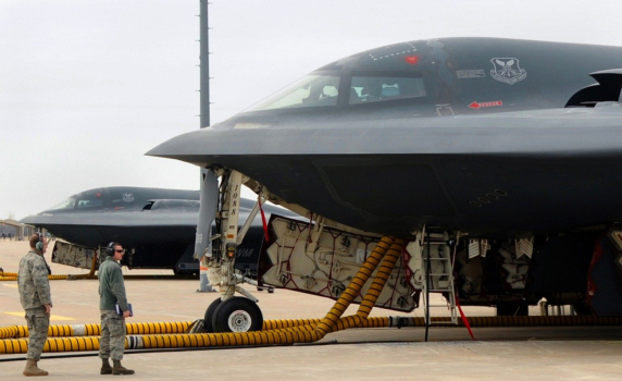 САЩ пратиха стелт бомбардировачи B-2 в Индийския океан