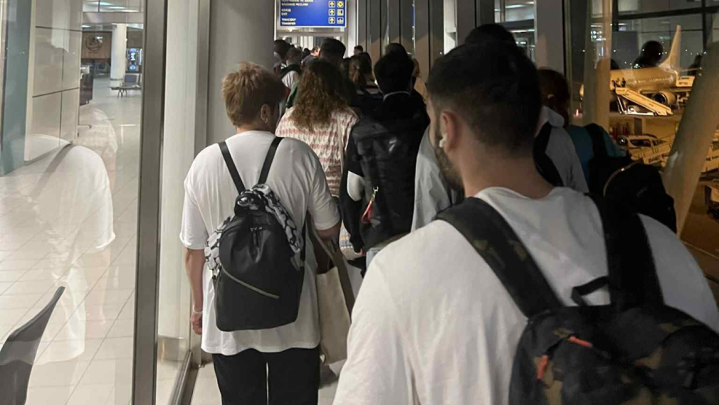 300 пътници бяха блокирани за час в „ръкава“, свързващ самолета с терминала на летището в София
