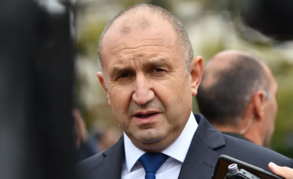 Радев: Влизането в еврозоната при петролна криза трябва да бъде много внимателно премислено