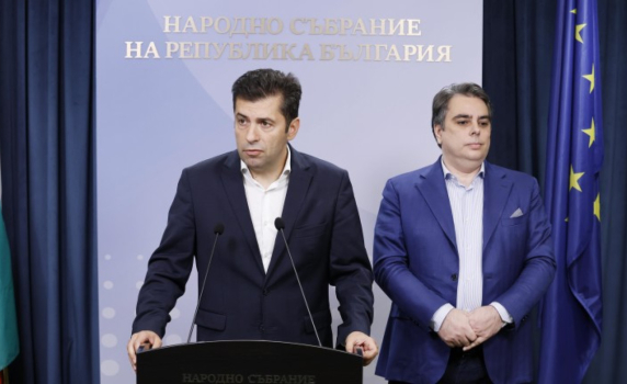 Петков и Василев отрекоха натиск върху кметове, започват вътрешно разследване за корупция
