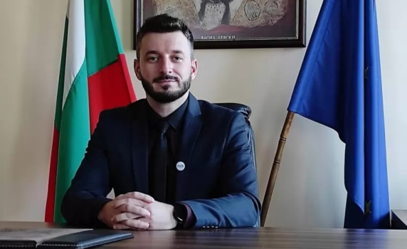 Кметът на Илинден: Кирил Петков ме заплаши с духовно унищожение, защото се познава лично с патриарха