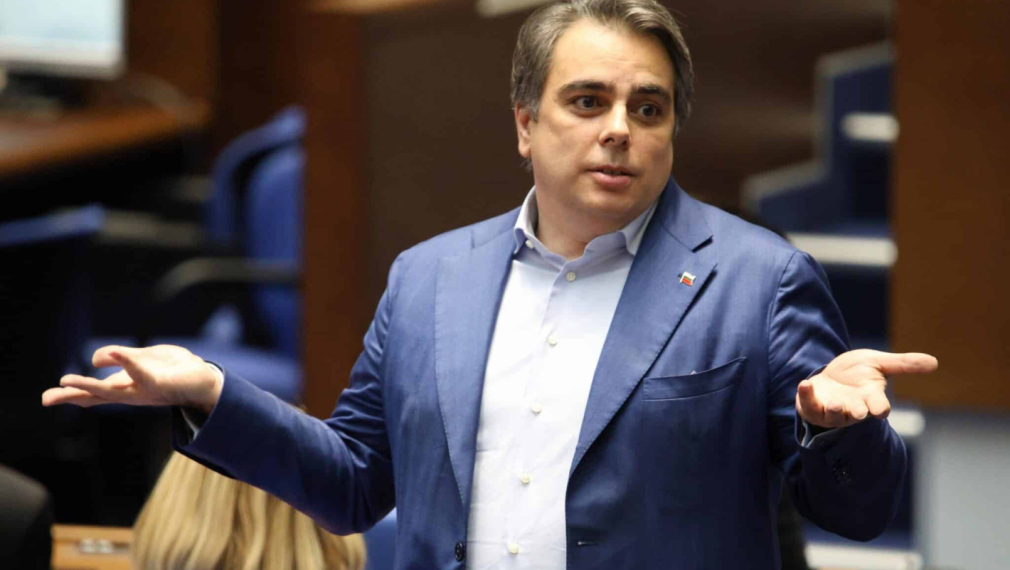 Кредитор на фирма на Асен Василев получи зелена светлина да си търси дълга