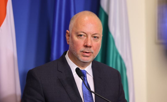 Росен Желязков: Не обменяйте панически левове в евро! БНБ ще обменя неограничено време