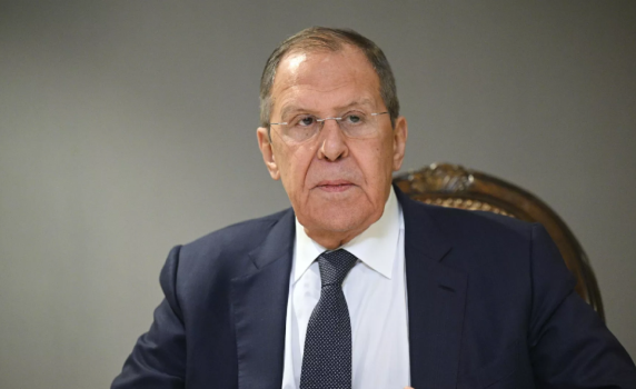 Лавров: Путин прие да говори с Макрон, защото е учтив човек и далновиден политик