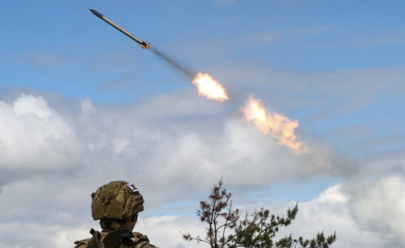 Руските сили удариха предприятия на военнопромишления комплекс в Киев и военно летище