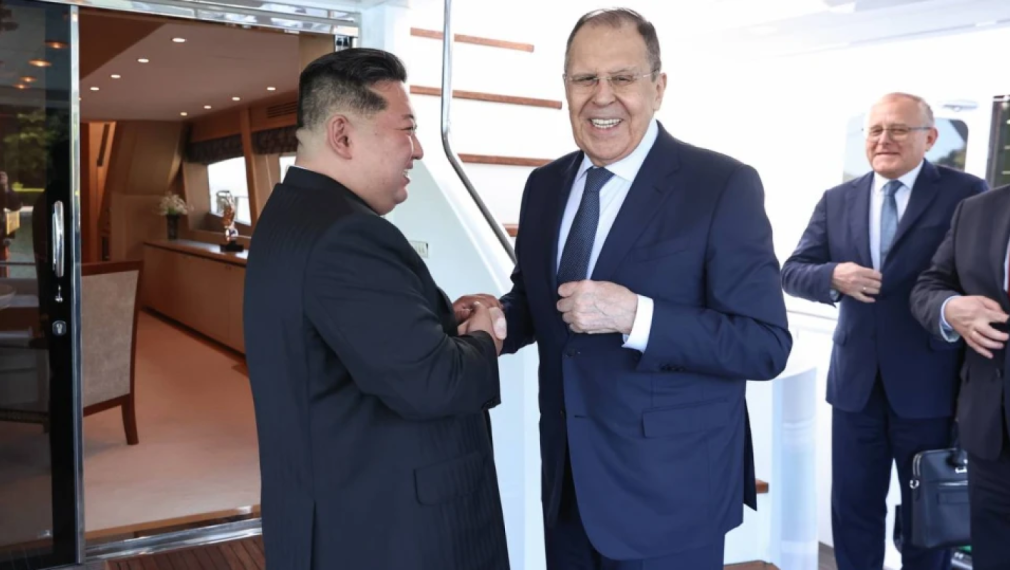 Лавров се срещна с Ким Чен Ун, прати му поздрави от Путин