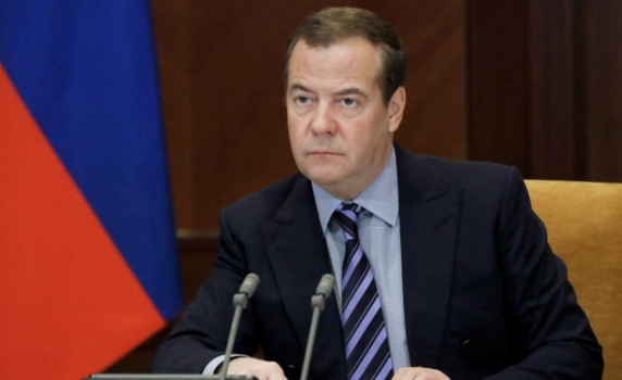 Медведев: На Украйна е нужна „депаразитизация“