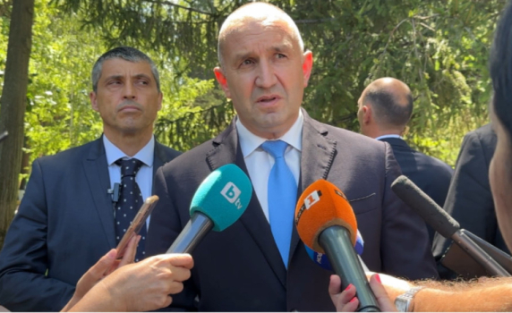 Радев: Все по-трудно ще бъде да лъжем Европа какво се случва тук - демокрацията у нас е фасада, а правосъдието е избирателно