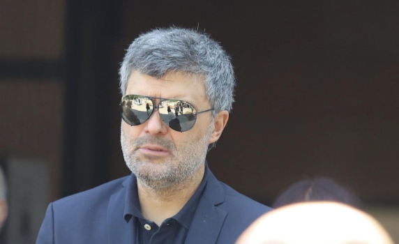 "Лупа": Тодор Славков се е самоубил с пистолетен изстрел в главата