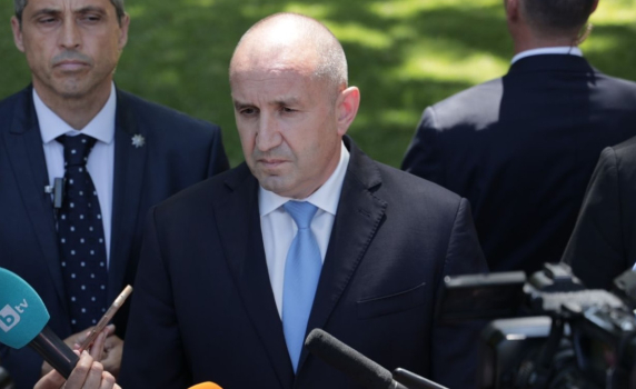 Радев: Управляващите отказаха на хората референдум, значи сами поемат отговорността за инфлацията. Гасят пожари със заеми и закъснели мерки