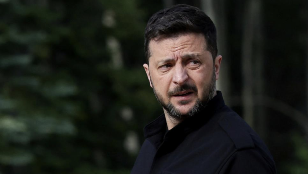 „Файненшъл таймс“: Зеленски падна от демократичния пиедестал
