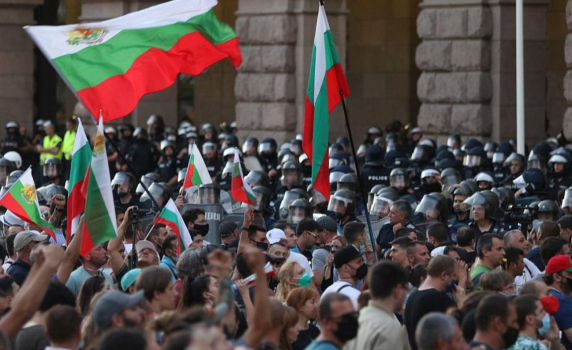 „Политико“: Съветът на Хърватия към България за еврото - спокойно, би могло да бъде и много по-зле