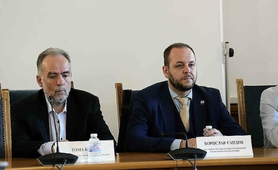 Парламентът е напът да прекрати рекета на зелените