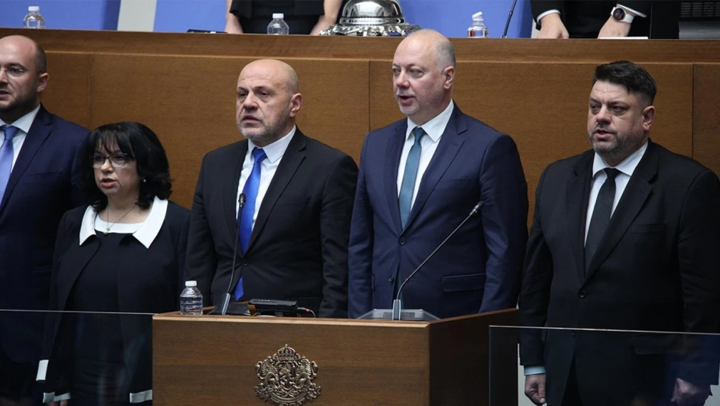 Politico: България и още 10 държави от ЕС ще теглят заеми за превъоръжаване на Украйна и Европа