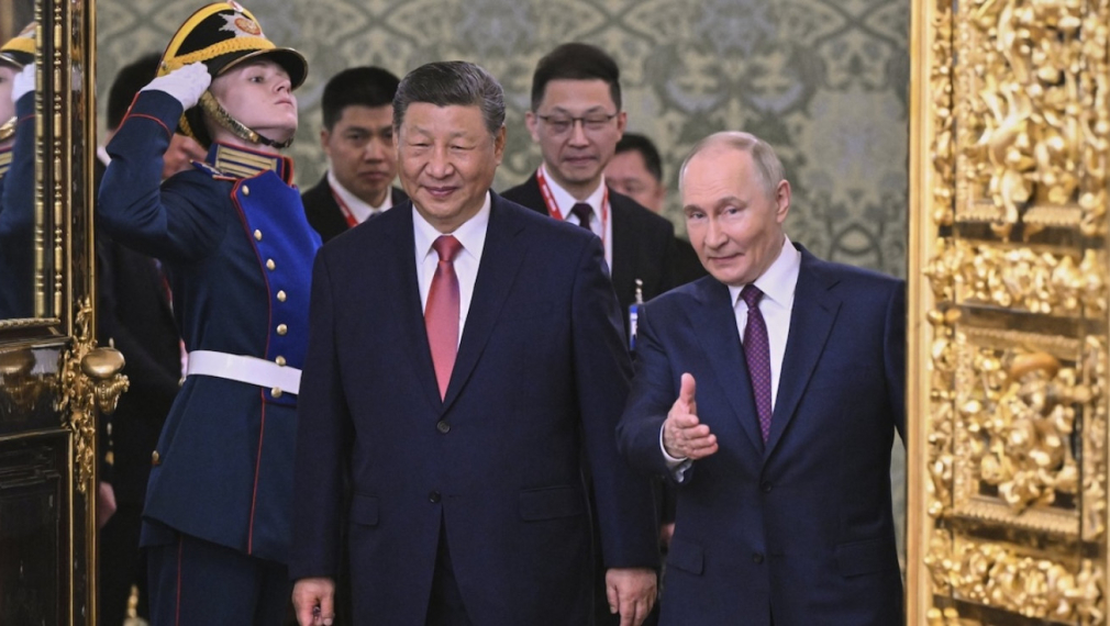 Путин неглижира ултиматума на Тръмп, а Китай и Индия явно няма да спрат търговията с Москва
