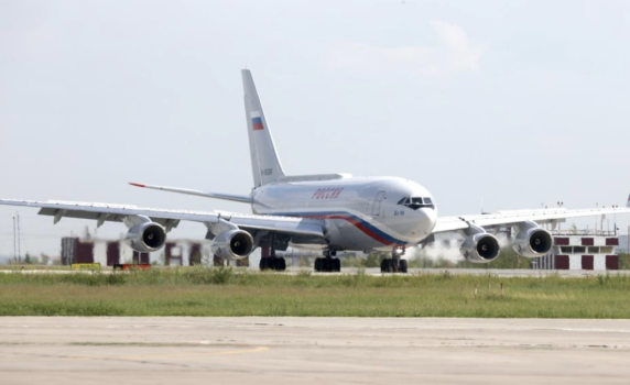 Специален полет на Ил-96 пристигна в Аляска