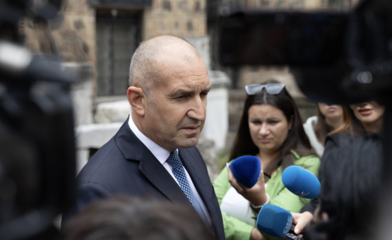 Румен Радев: Осигурих инвестицията на "Райнментал" у нас като подарък за правителството