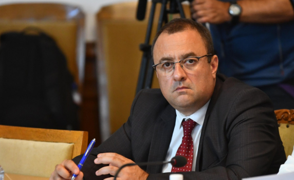 Министър Иванов: 75% от водата в Плевен се краде