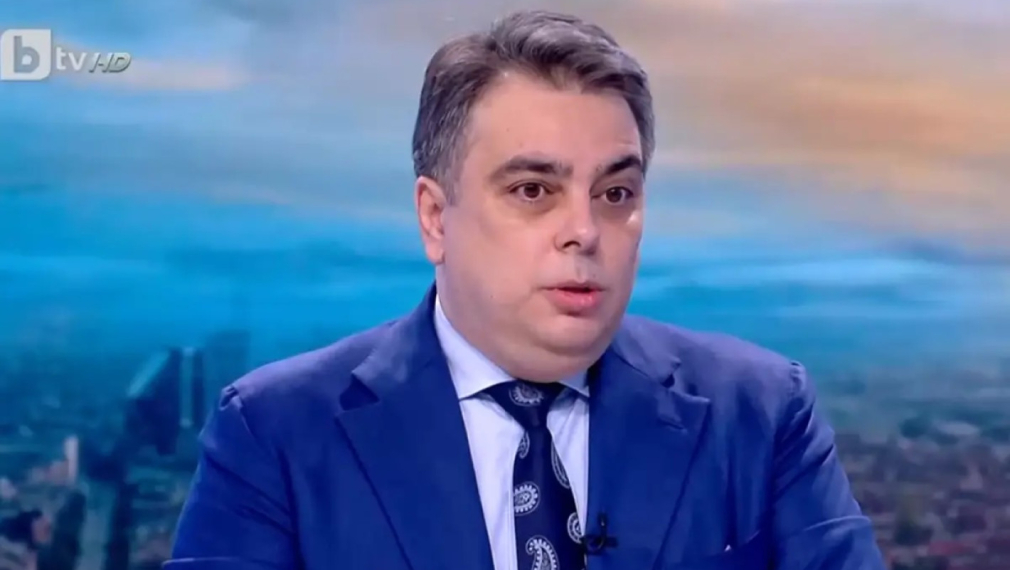Асен Василев: За една година задлъжняхме колкото за три