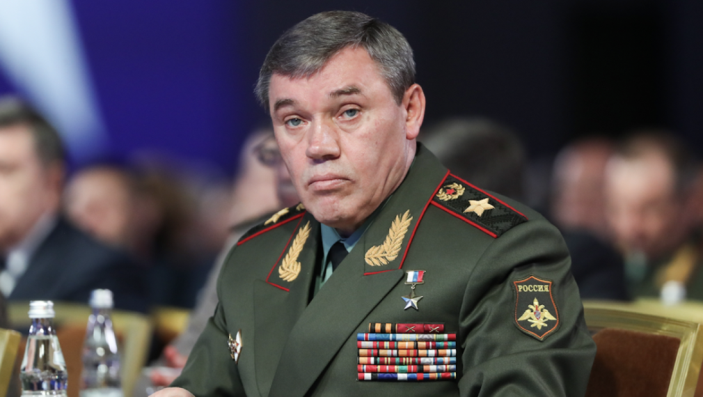 Герасимов: Руските сили настъпват по цялата фронтова линия в Украйна, контролират 99,7% от Луганска и 79% от Донецка област