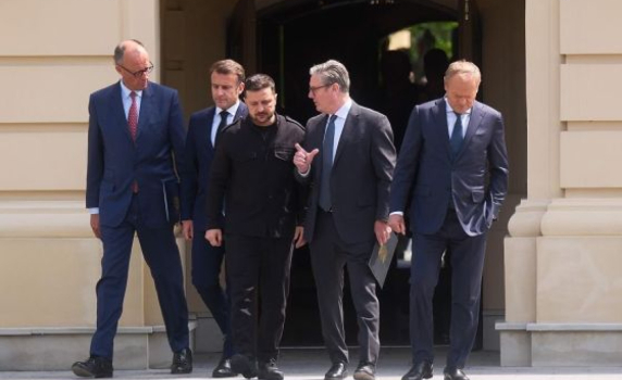 Axios: Белият дом обвинява европейските лидери за провала на мирните преговори за Украйна