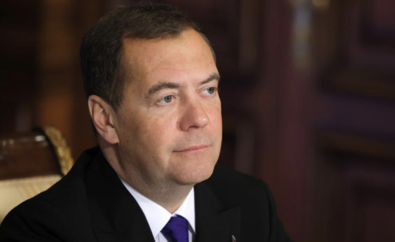 Медведев: Русия ще си върне замразените активи под формата на украинска земя