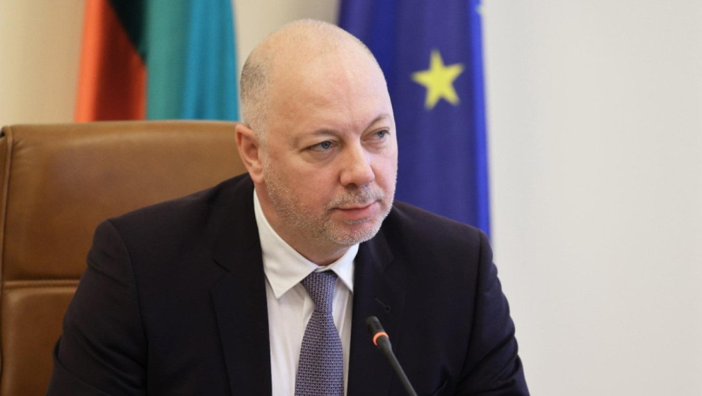 Желязков: Няма отчетено заглушаване, но има прекъсване на GPS-а в самолета на Фон дер Лайен. Смущението е от Крим