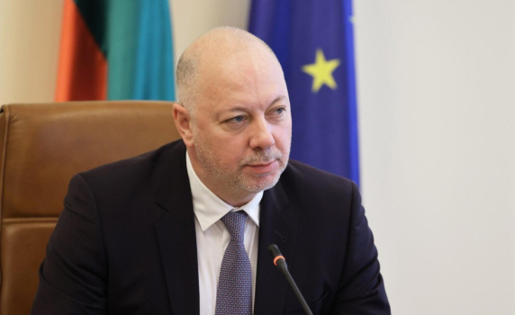 Желязков: Няма отчетено заглушаване, но има прекъсване на GPS-а в самолета на Фон дер Лайен. Смущението е от Крим