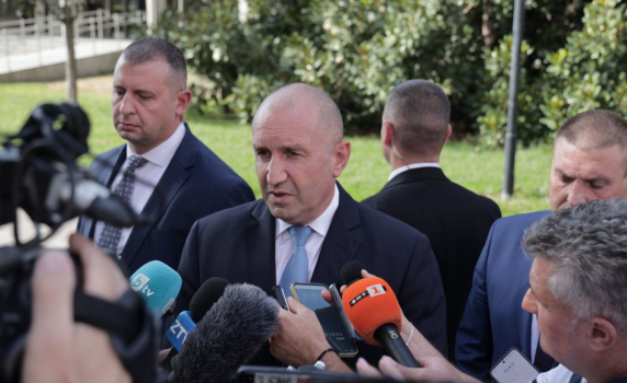 Радев в Плевен: Къде отидоха 500 милиона за язовири? Изразявам солидарност с всички българи, които са измъчвани от безводието
