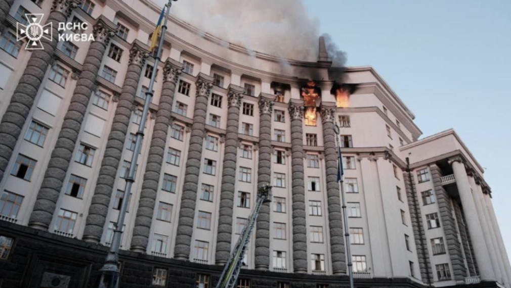"Фигаро": Сградата на правителството в Киев е повредена при масирани руски удари