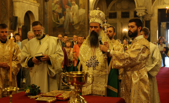 Възстановиха паметни плочи от патриаршеската катедрала, свалени от комунистите