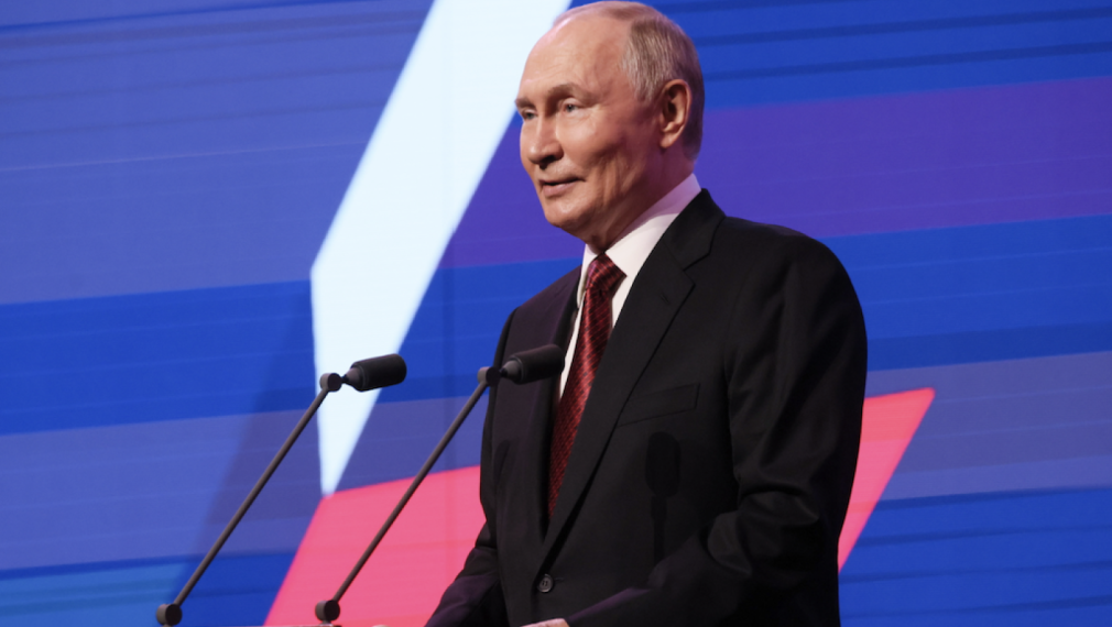 Путин: Русия води праведна война