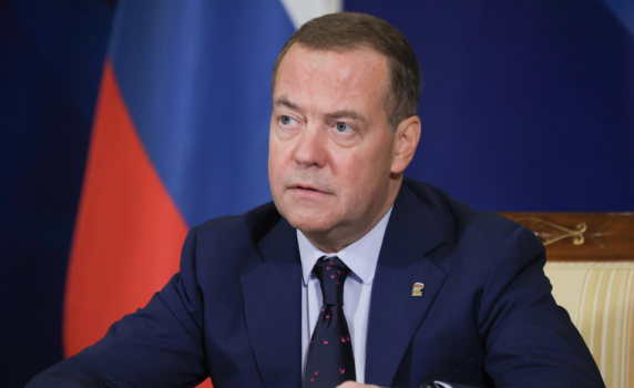 Медведев: Разрешение на НАТО за сваляне на руски дронове би означавало война с Русия