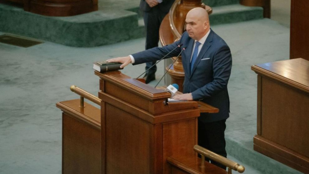 Премиерът Боложан: Румъния взима на заем 30 млрд. евро годишно и не може да продължава повече така