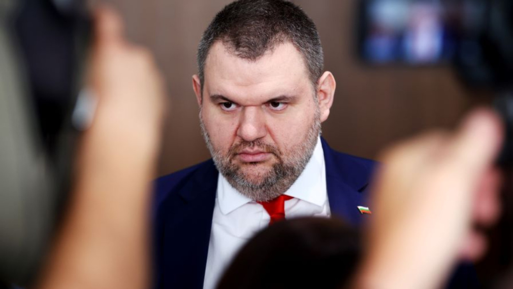 Делян Пеевски: Решението на Терзиев за драстично поскъпване на паркирането в София е безобразно