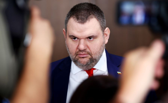 Делян Пеевски: Решението на Терзиев за драстично поскъпване на паркирането в София е безобразно