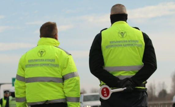 Арести в "Автомобилна администрация", искали подкуп от шофьори на камиони с техника на Роби Уилямс