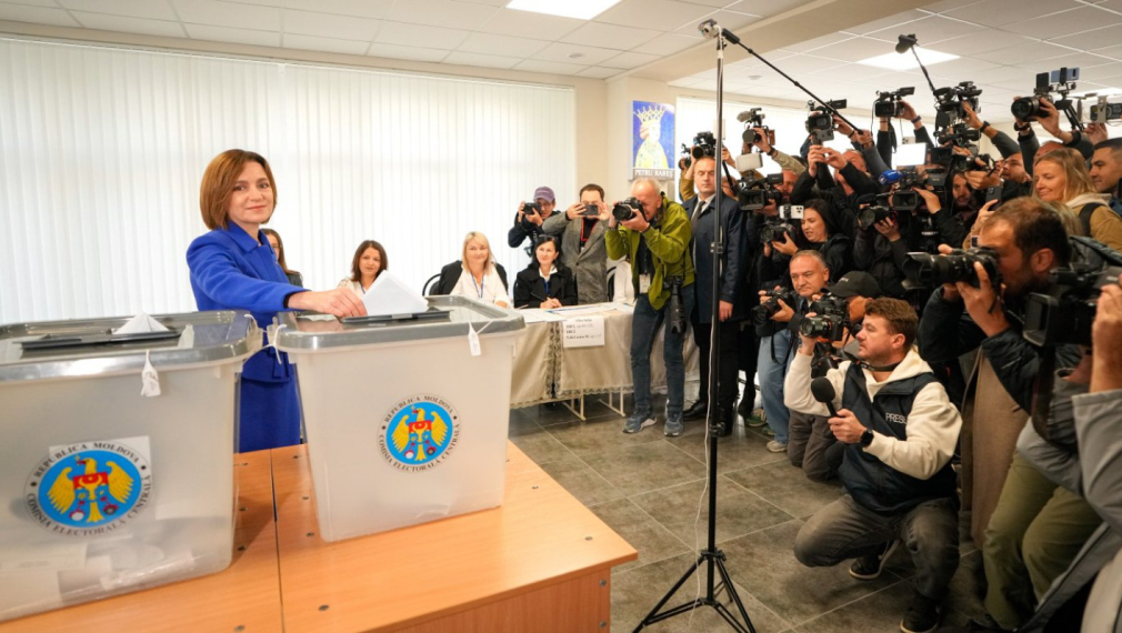 Партията на Мая Санду получава над 50% на парламентарния вот в Молдова