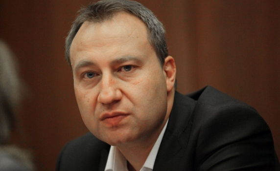 Бивш депутат на ГЕРБ купува бензиностанциите на "Газпром" у нас