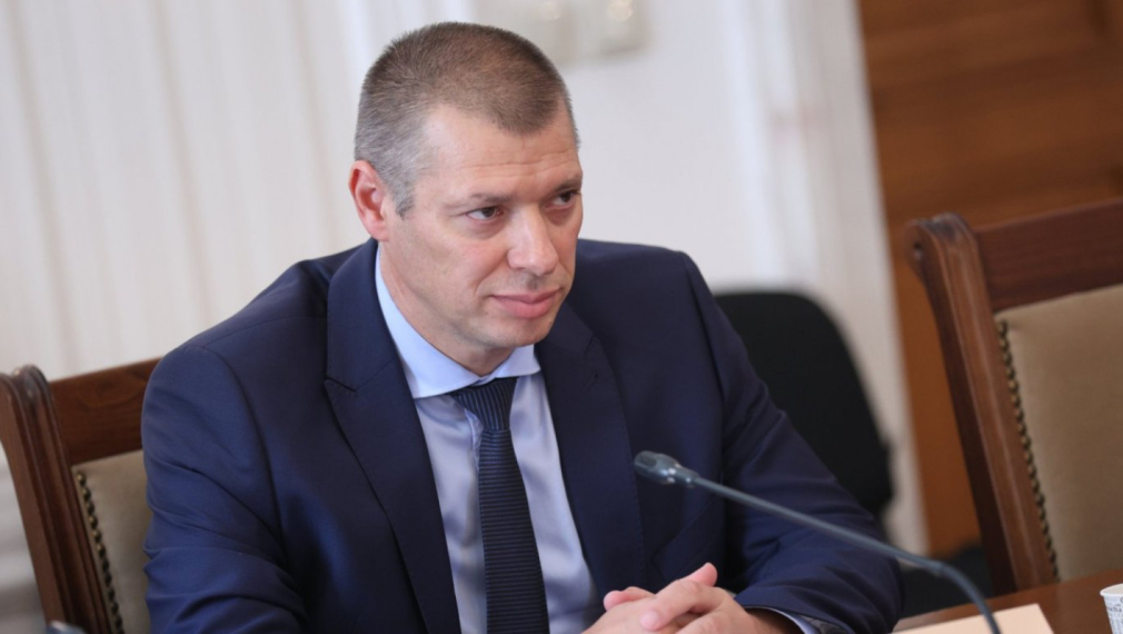 "Знам ти и майчиното мляко". Шефът на "Антикорупция" е уличен в брутален натиск върху зам.-кмета на Варна