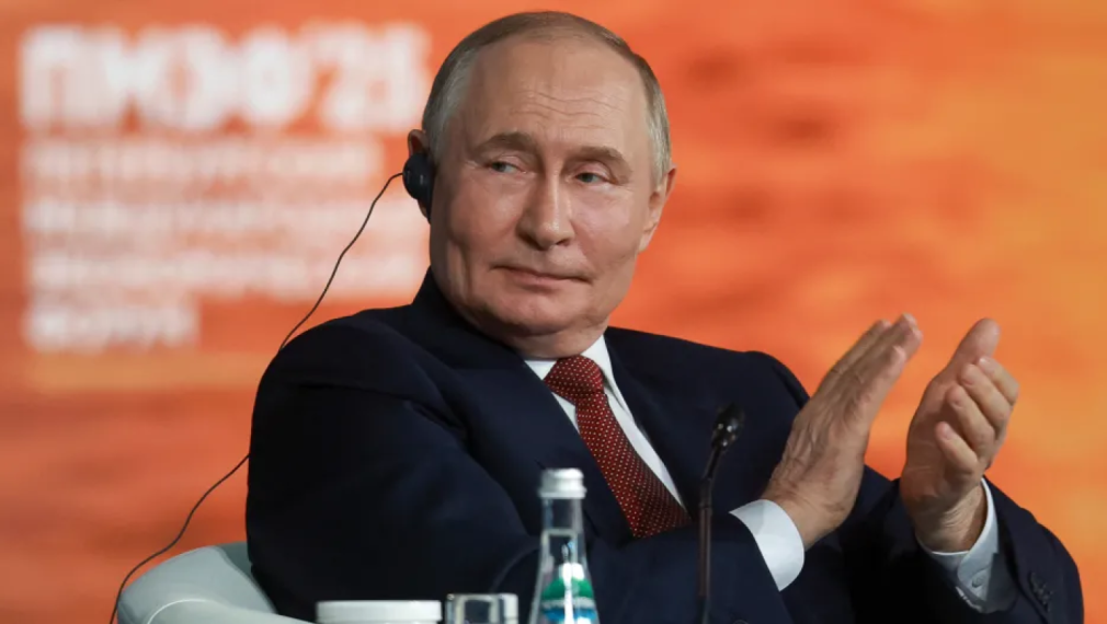 Путин през смях: Повече няма да пращам дронове към Европа (видео)