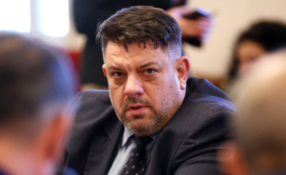 Зафиров: Няма водна криза, хората без постоянен достъп до вода са намалели до 160 000