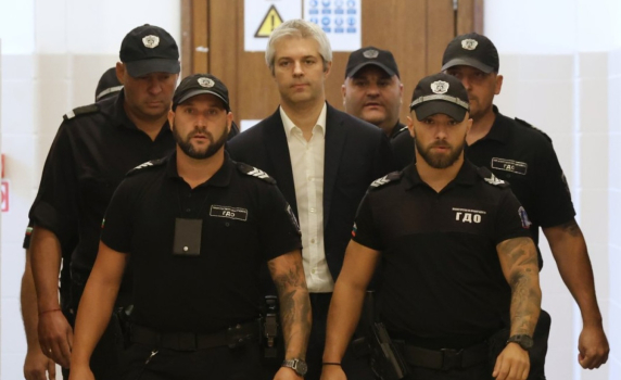 Съдът пак остави Благомир Коцев в ареста. Прокуратурата намеси таен руски свидетел