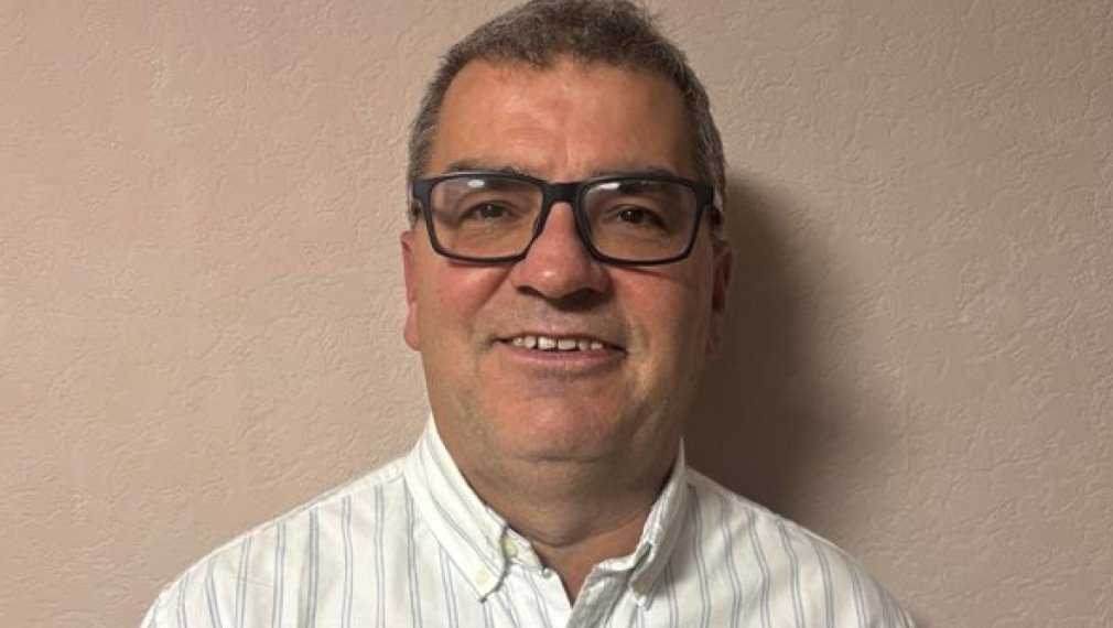 Учителят Кирил Сарандев: Взех телефоните на децата - след дни недоволство сега благодарят