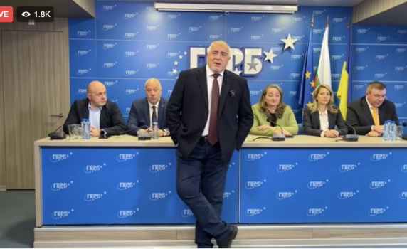 Най-голямата заплаха за Борисов е всички да разберат, че е слуга на Пеевски